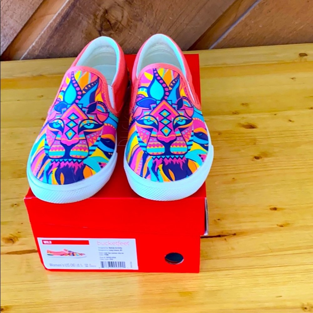 Canvas slip on bucket feet “ the lion king “